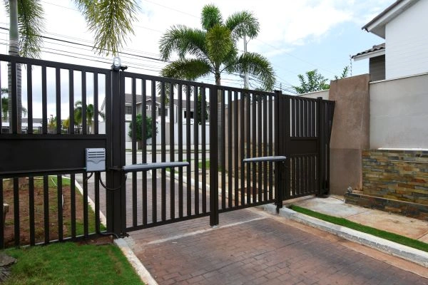 The Benefits of Electric Gates for Dallas Businesses